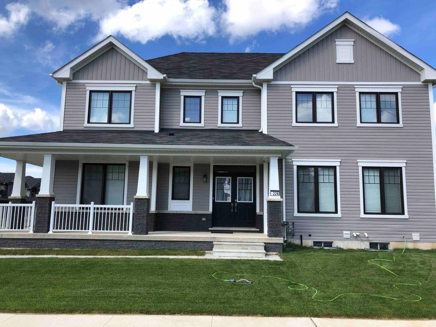 Large 5 Bedroom Newly Built Home Sleeps 12 Persons Thorold Экстерьер фото