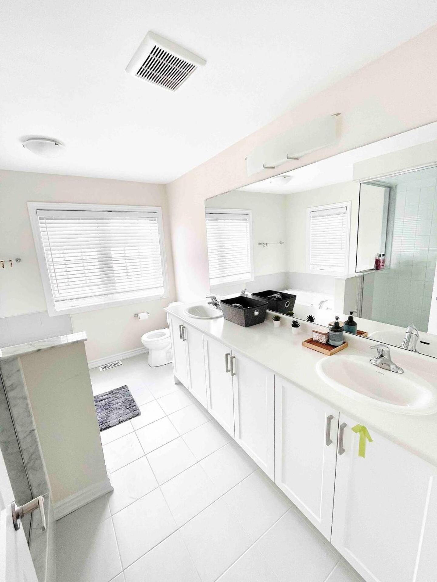 Large 5 Bedroom Newly Built Home Sleeps 12 Persons Thorold Экстерьер фото